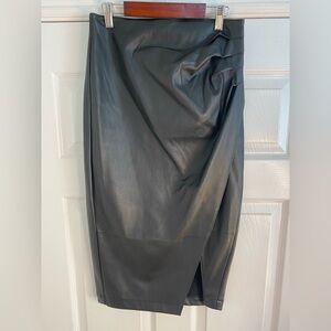Shinestar Elegant Black Skirt Faux Leather with slit Size Small New